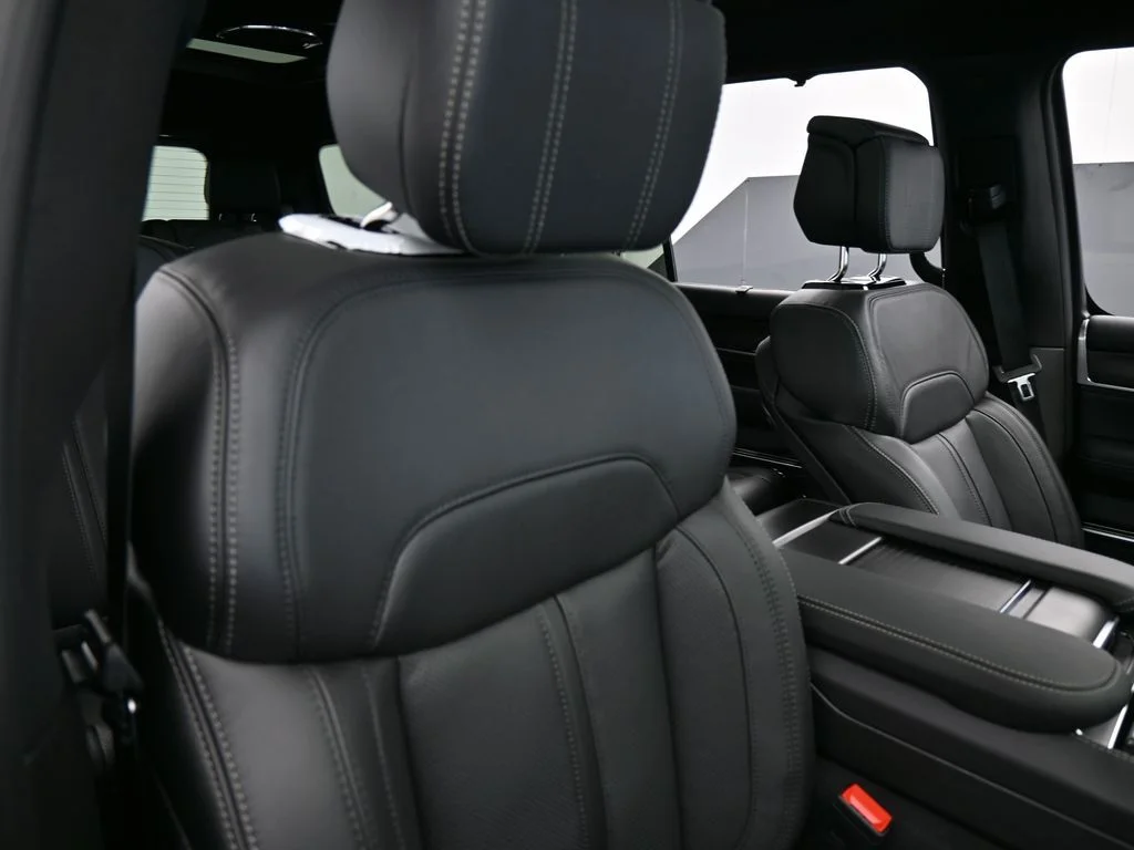 New 2026 Bright White Clearcoat Jeep Summit Obsidian image 40