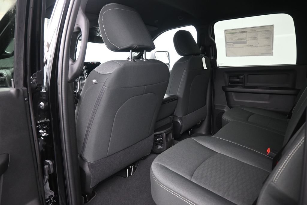 New 2026 Diamond Black Crystal Pearl-Coat Exterior Paint RAM Tradesman image 23
