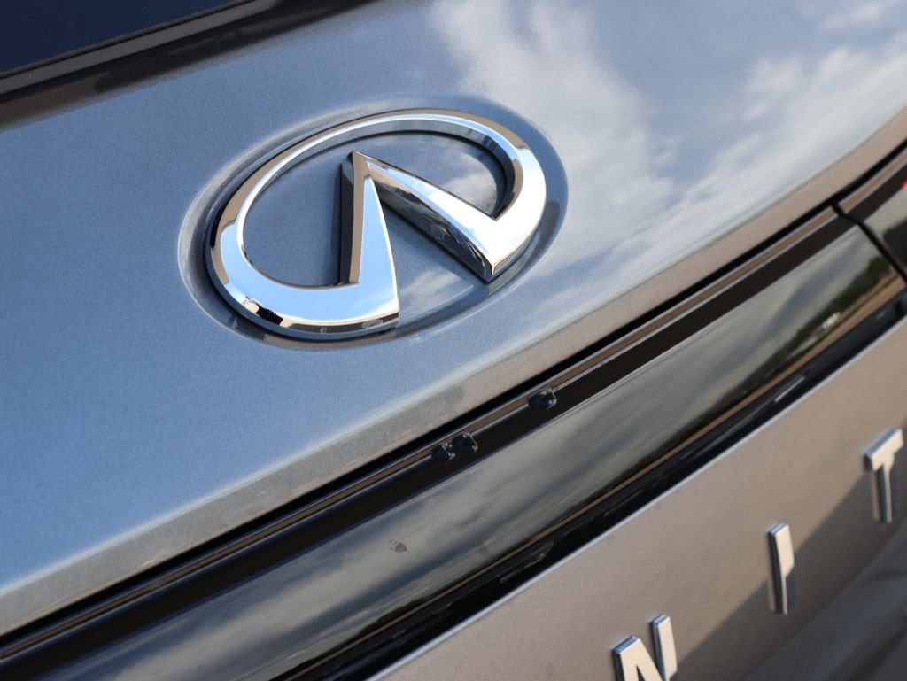 Certified Used 2025 Gray INFINITI PURE image 39