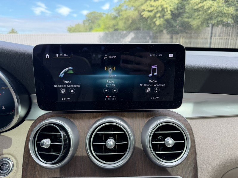 Certified Used 2022  Mercedes-Benz GLC 300 image 13