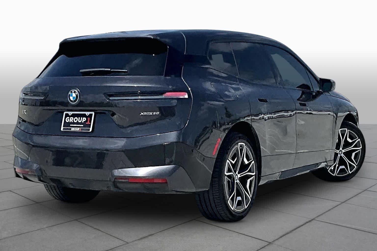 Used 2024 Dark Graphite Metallic BMW xDrive50 image 12
