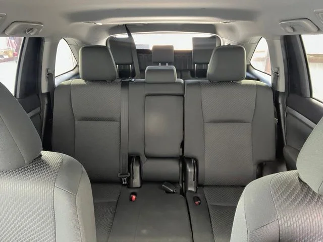 Used 2019 White Toyota LE image 29