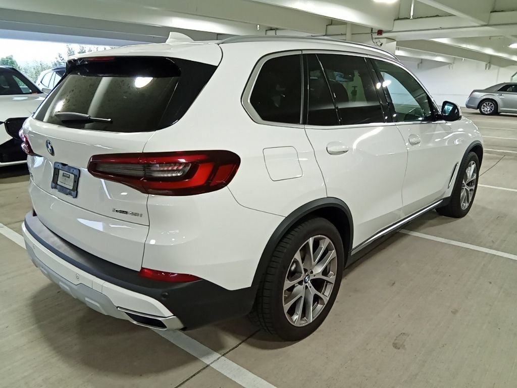 Used 2022 Alpine White BMW xDrive40i image 5