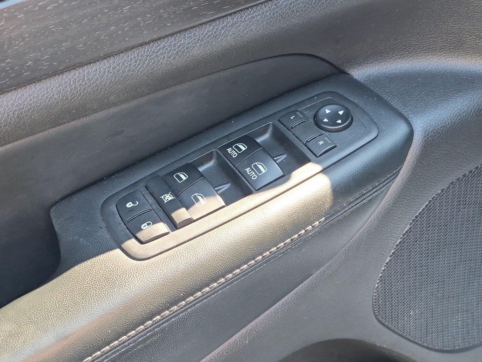 Used 2018 Bright White Clearcoat Jeep Altitude image 15
