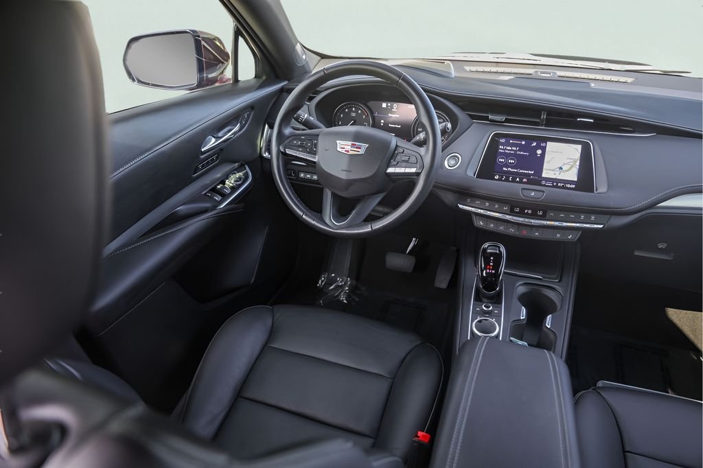 Used 2022  Cadillac Premium Luxury image 30