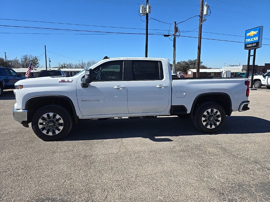 2026 Chevrolet Silverado 2500 HD LT - Photo 2