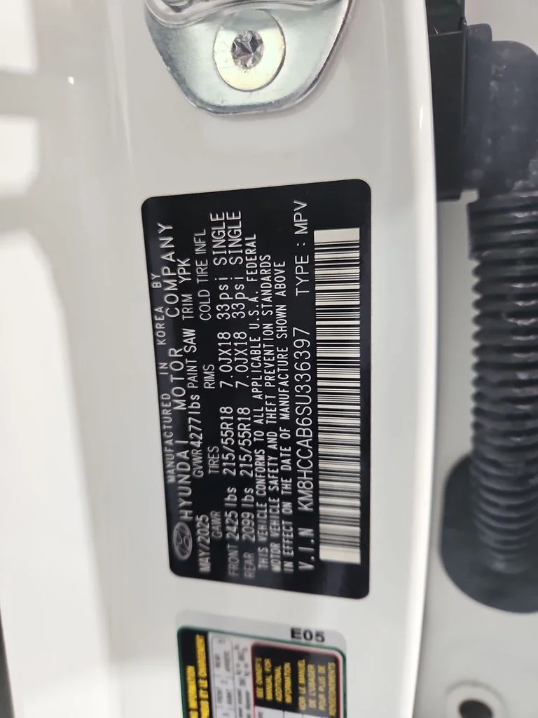 Used 2025 White Hyundai SEL Convenience image 31