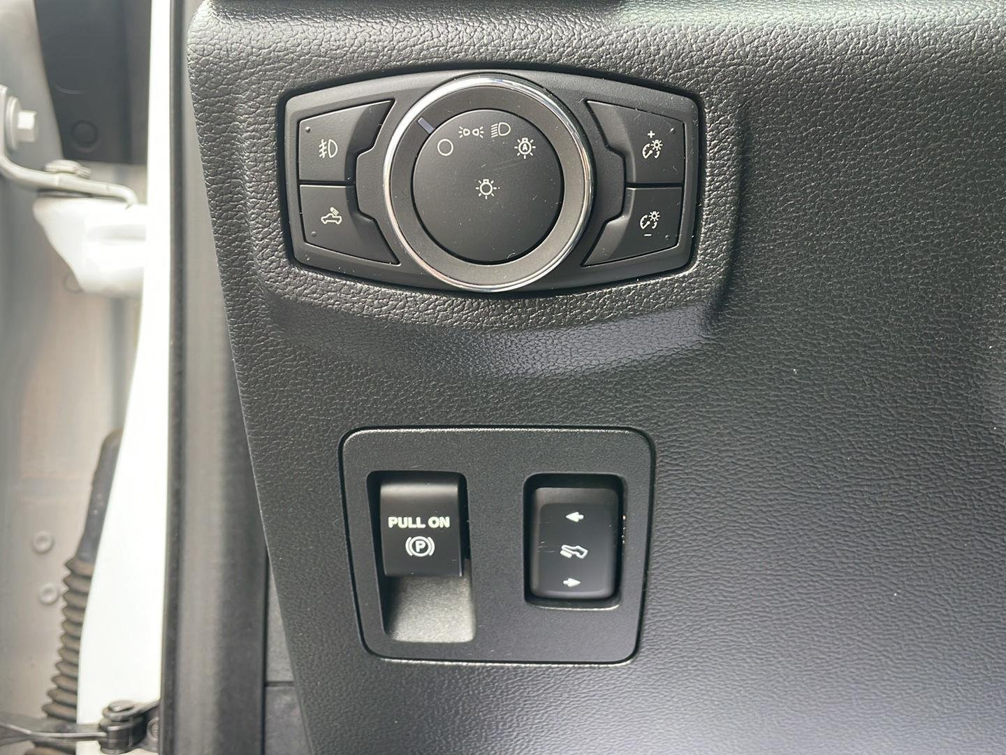 Used 2020 Oxford White Ford XLT image 13