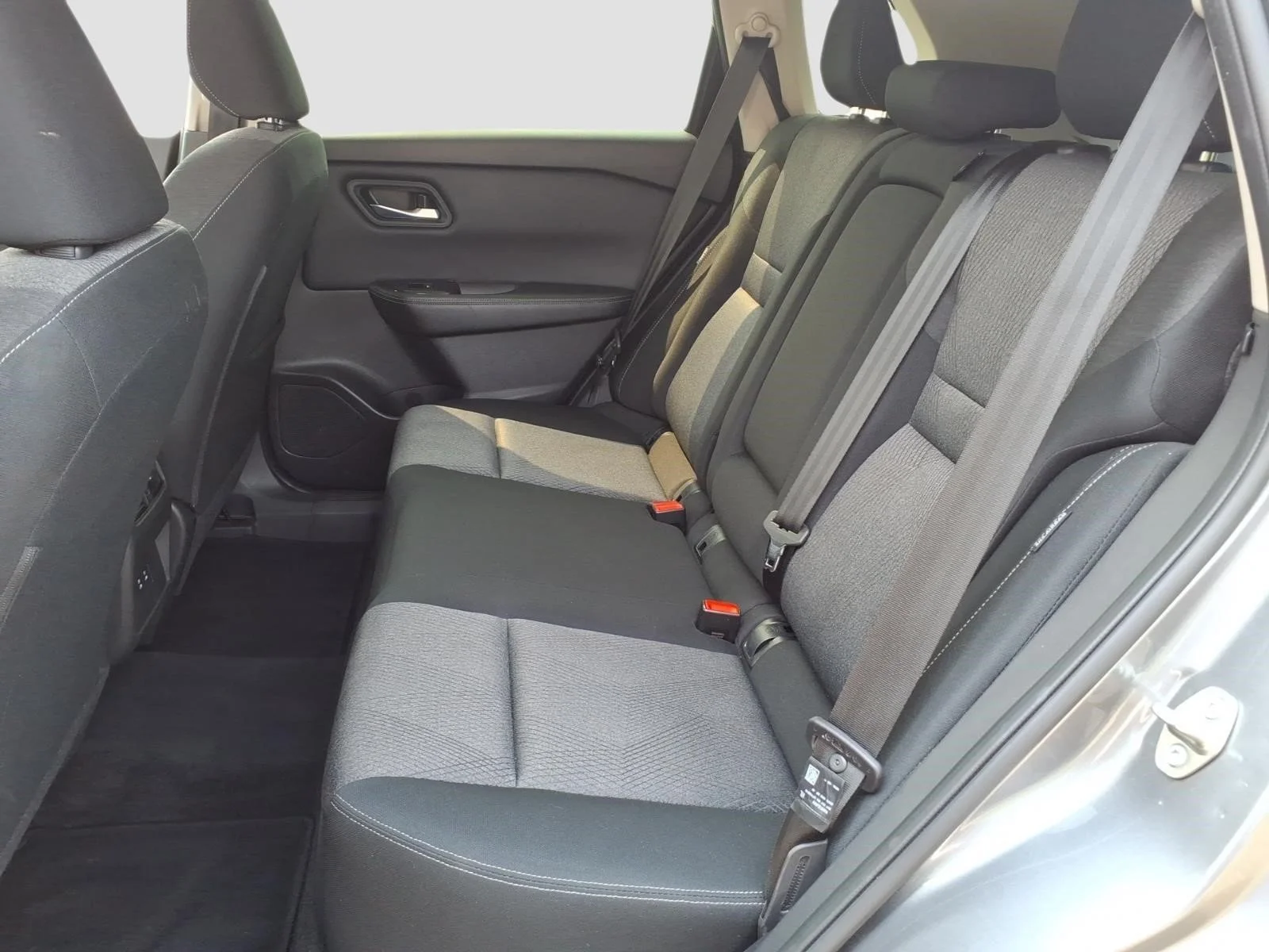Used 2025 Gun Metallic Kad Nissan SV image 13