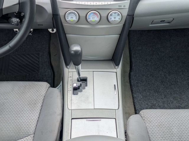 Used 2010  Toyota LE image 17