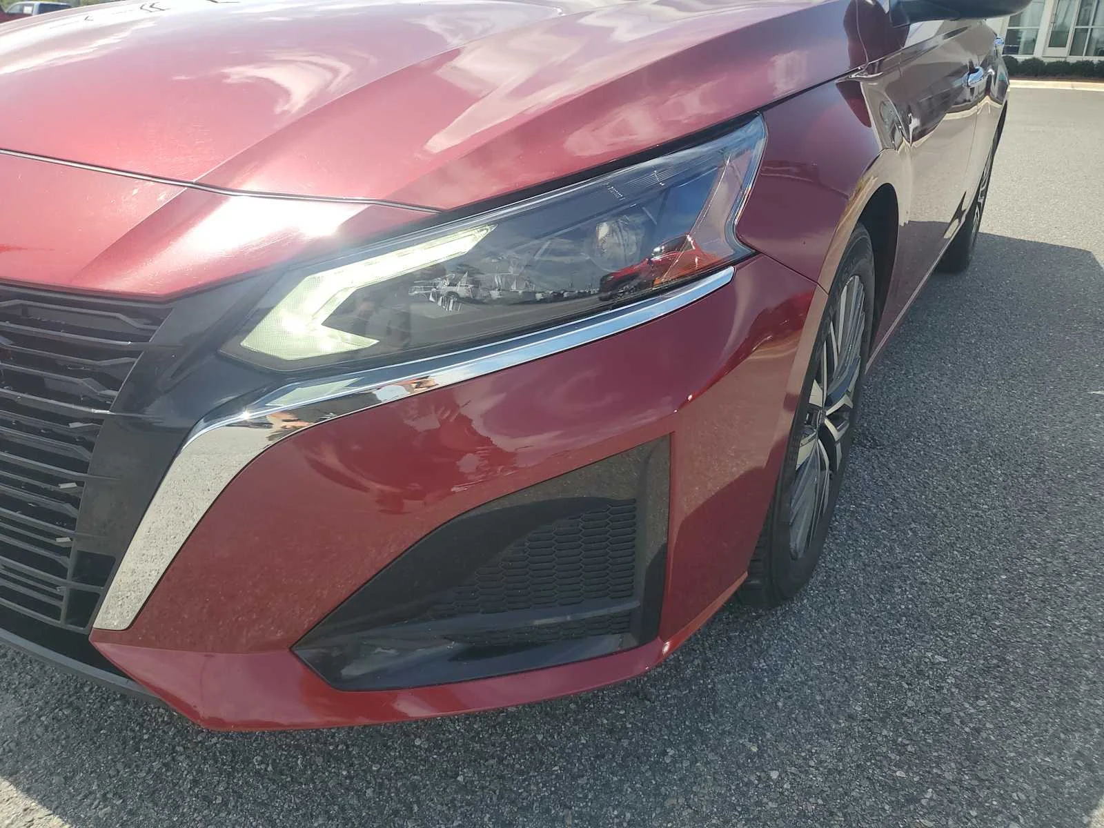 Used 2025 Gray Nissan SV image 16