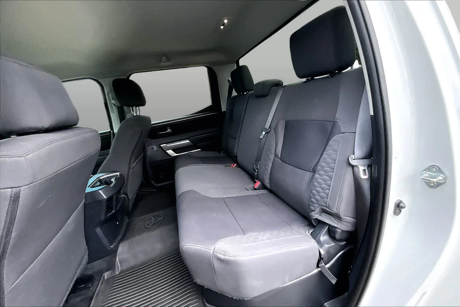 Used 2024 Ice Cap Toyota SR5 image 21