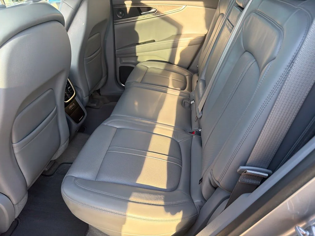 Used 2020 Wh Lincoln Reserve image 29