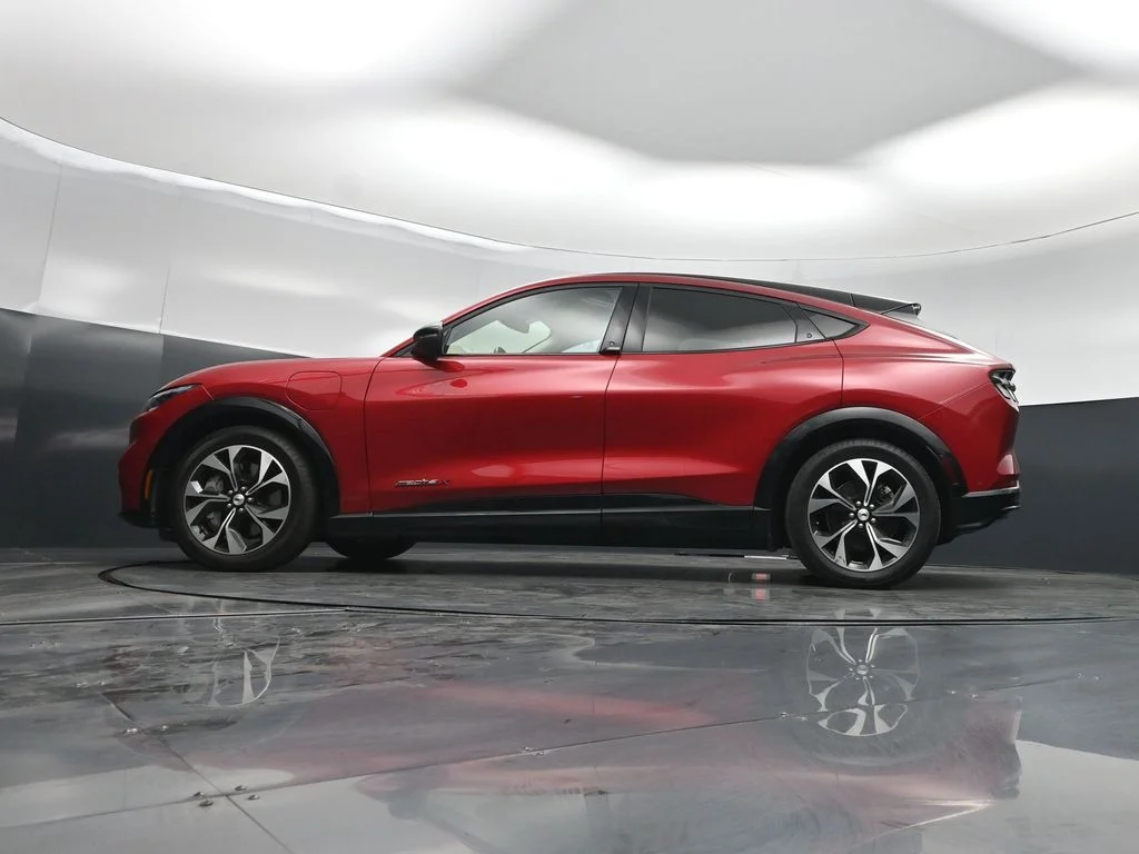 Used 2023 Red Ford Premium image 8