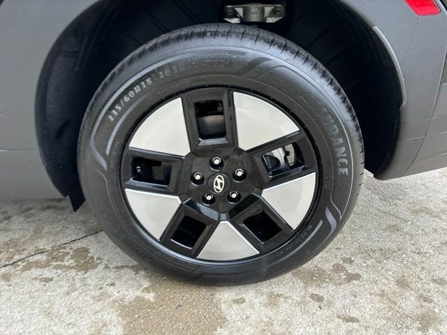 New 2026 Phantom Black Hyundai SEL image 10