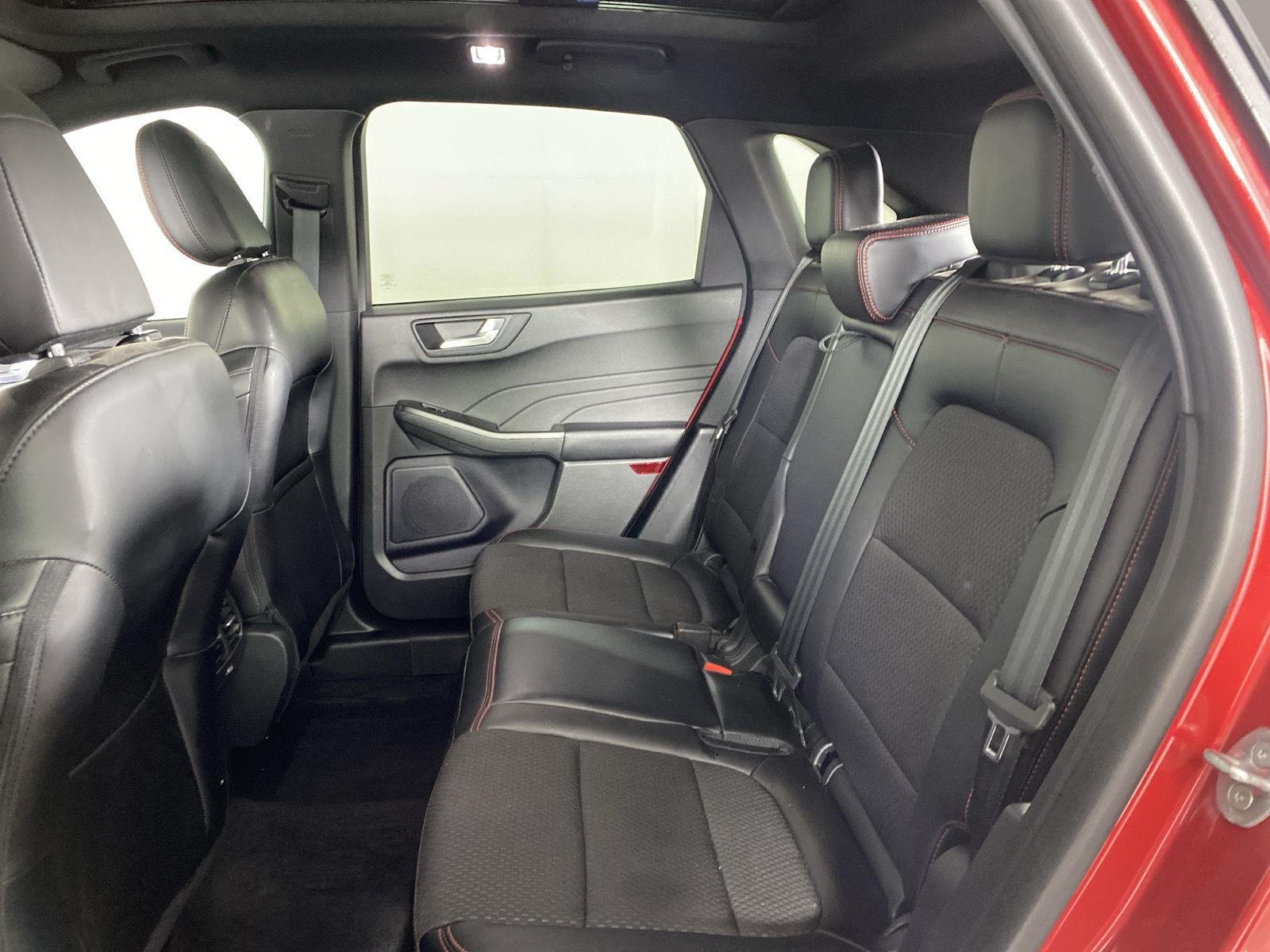 Used 2024 Rapid Red Metallic Tinted Clearcoat Ford ST-Line image 27