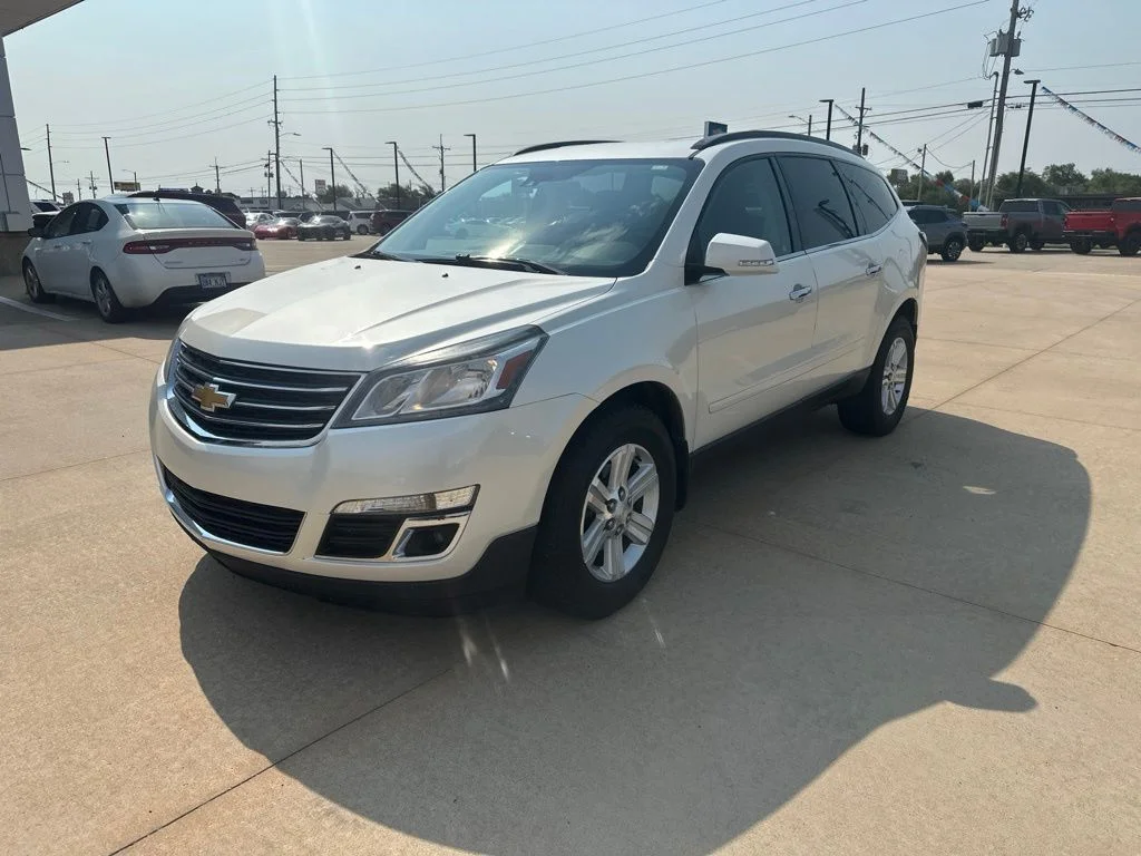 Used 2014 White Chevrolet 2LT image 26