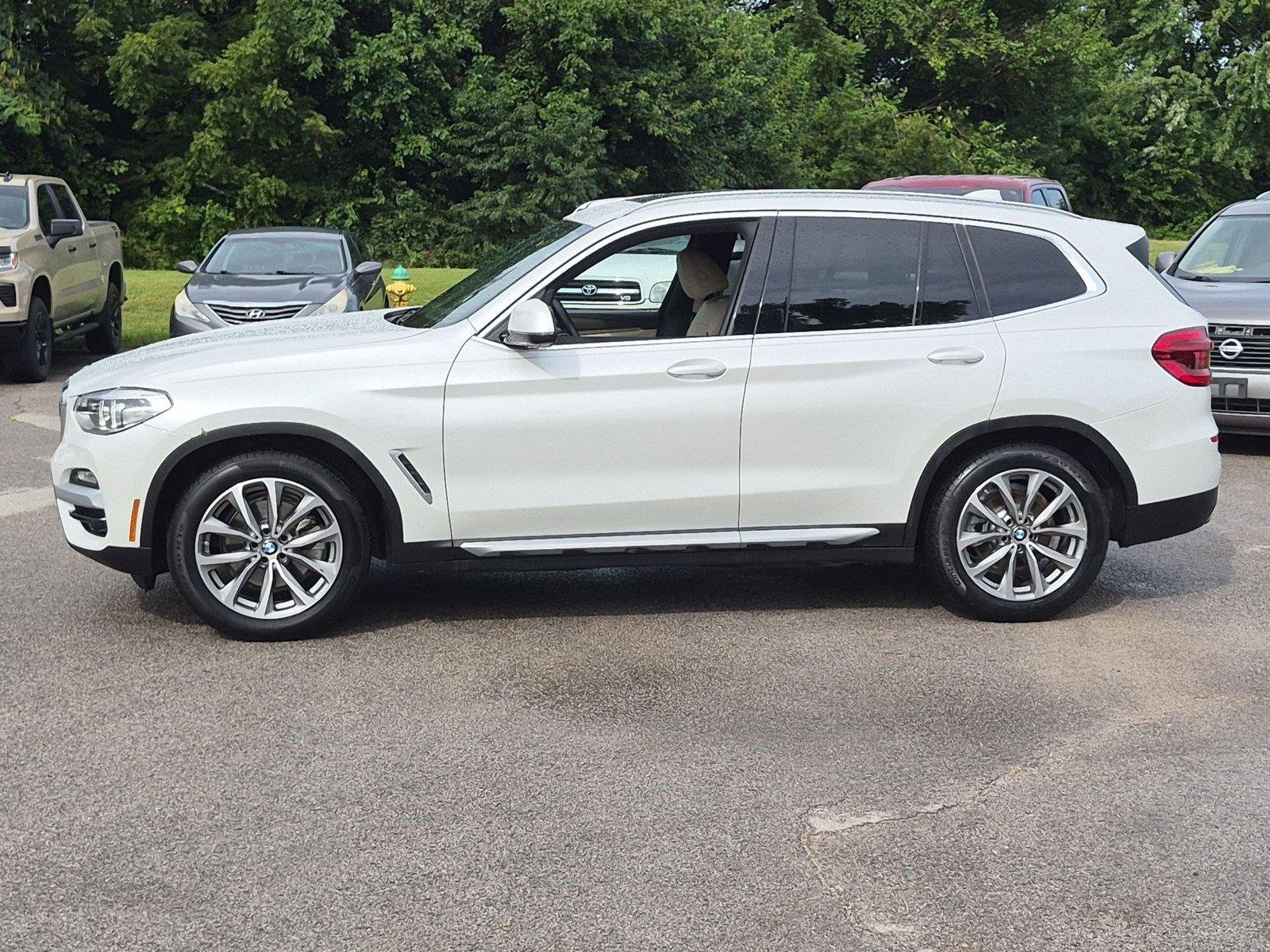 Used 2019 Mineral White Metallic BMW xDrive30i image 2