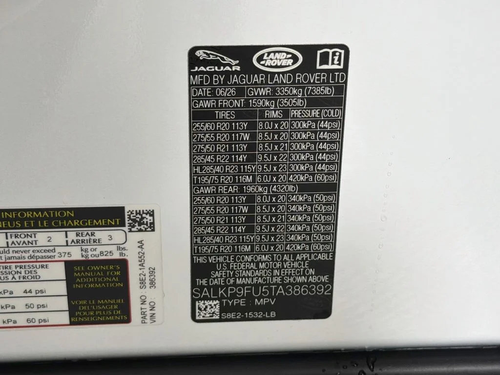 New 2026 Fuji White Land Rover SE image 34