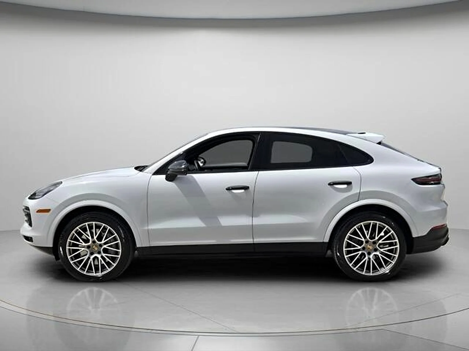 Used 2022  Porsche  image 3