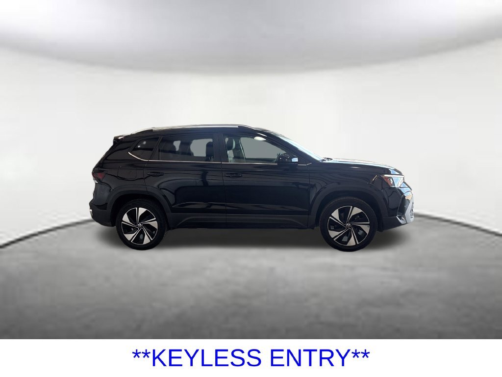 Certified Used 2025 Deep Black Pearl Effect Volkswagen 1.5T SE image 6