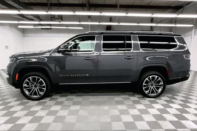 Used 2025 Baltic Gray Metallic Clearcoat Jeep Series III image 13
