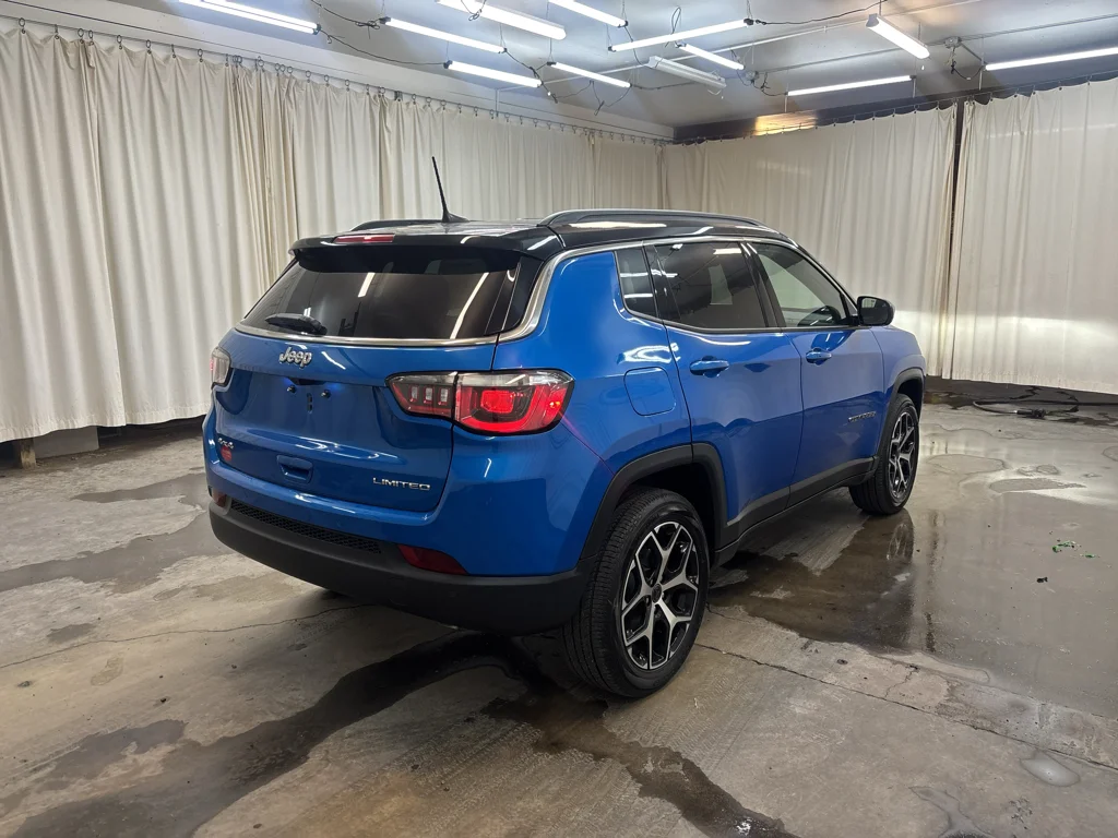 New 2026 Hydro Blue Pearl-Coat Exterior Paint Jeep Limited image 5