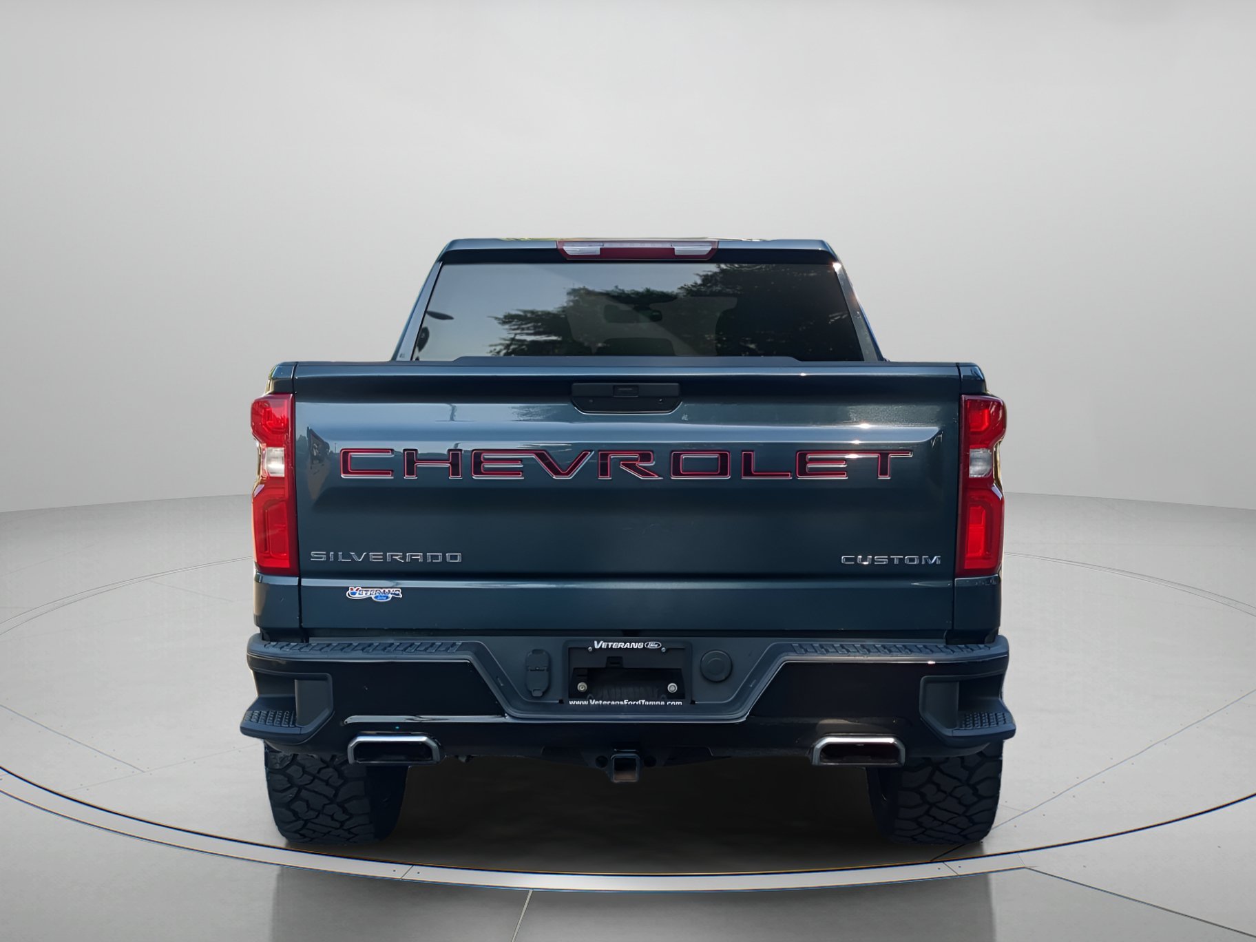 Certified Used 2019 Shadow Gray Metallic Chevrolet Custom Trail Boss Crew Cab Pickup image 40