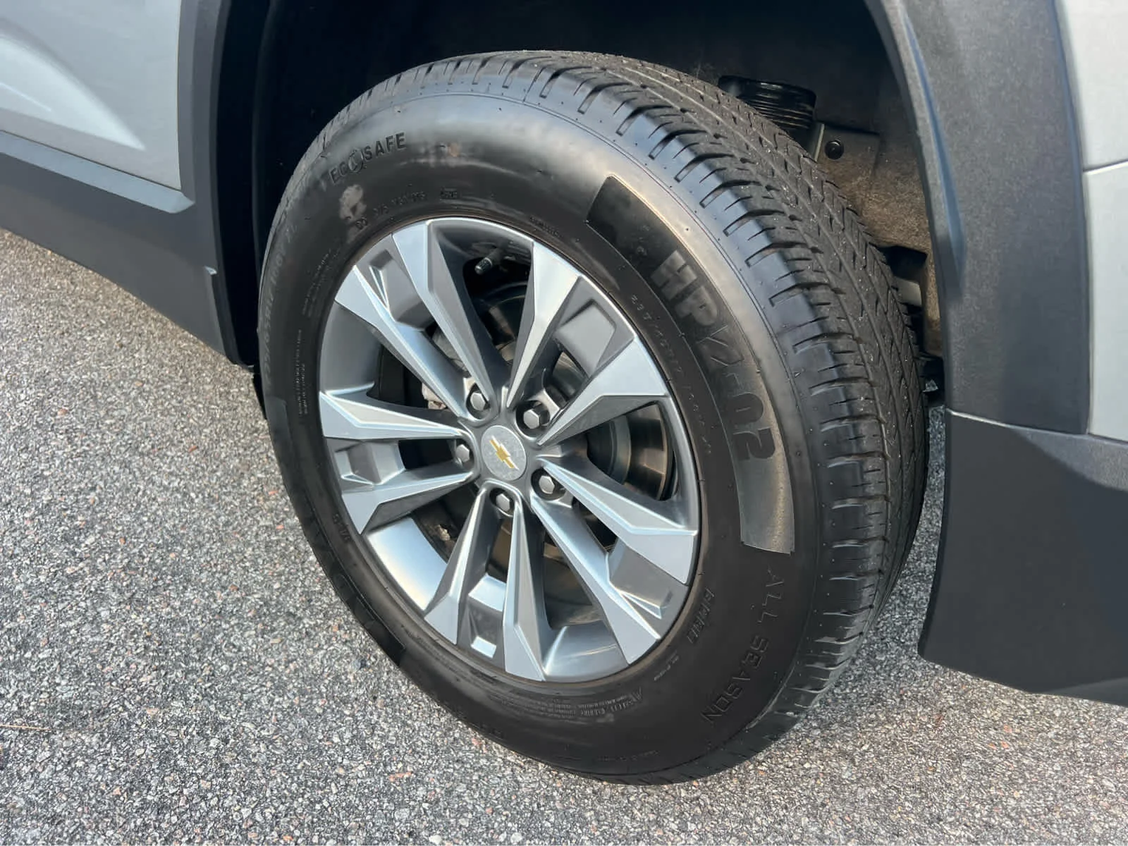 Used 2025 Sterling Gray Metallic Chevrolet LT image 5