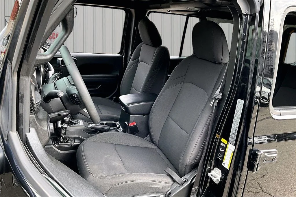 Used 2023 Black Jeep Sport S image 21