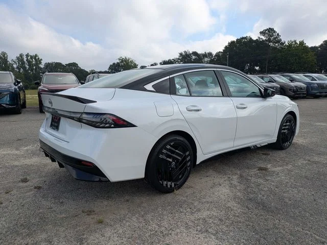 New 2027 Aspen White TriCoat / Super Black Two-tone Nissan SR image 4