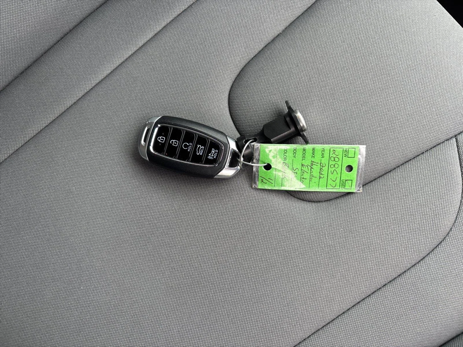 Used 2022 Phantom Black Hyundai SEL image 40