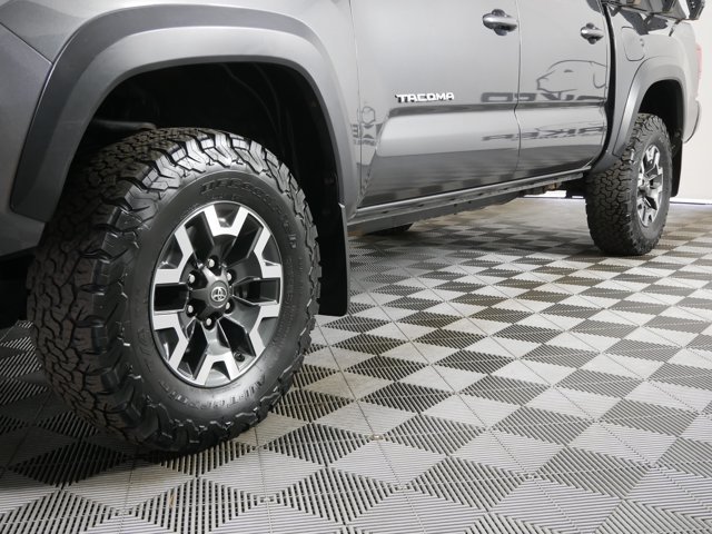 Used 2018 Magnetic Gray Metallic Toyota Double Cab TRD Off-Road w/ Technology Pkg image 2