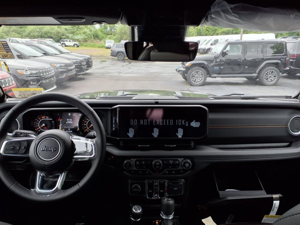 2025 Jeep Wrangler 4-Door Sahara - Photo 10