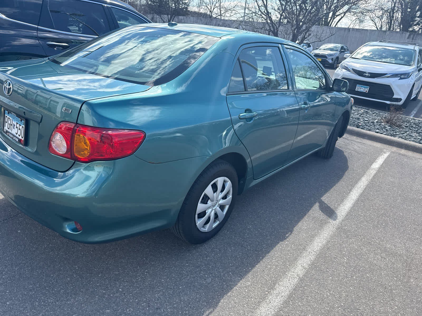 Used 2010 Toyota Corolla LE with VIN 2T1BU4EE8AC500133 for sale in Golden Valley, MN