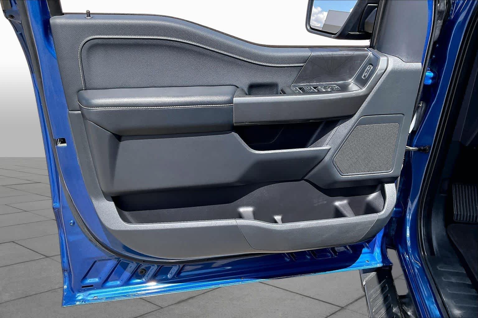 Used 2023 Atlas Blue Metallic Ford XLT image 20