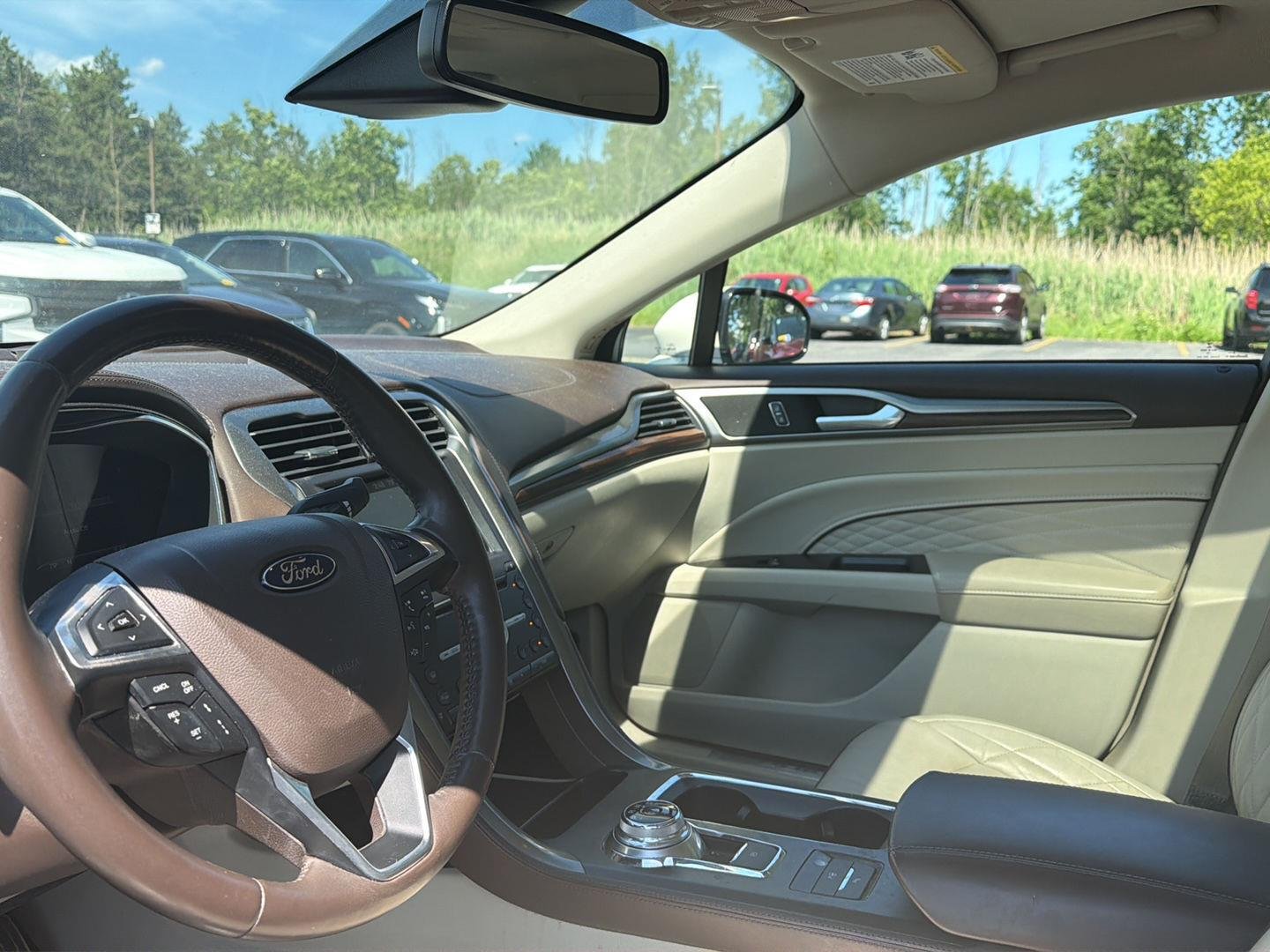 Used 2017 White Platinum Metallic Tri-Coat Ford Platinum image 7