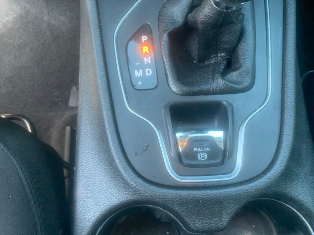 Used 2019 Diamond Black Crystal Pearlcoat Jeep Latitude image 19