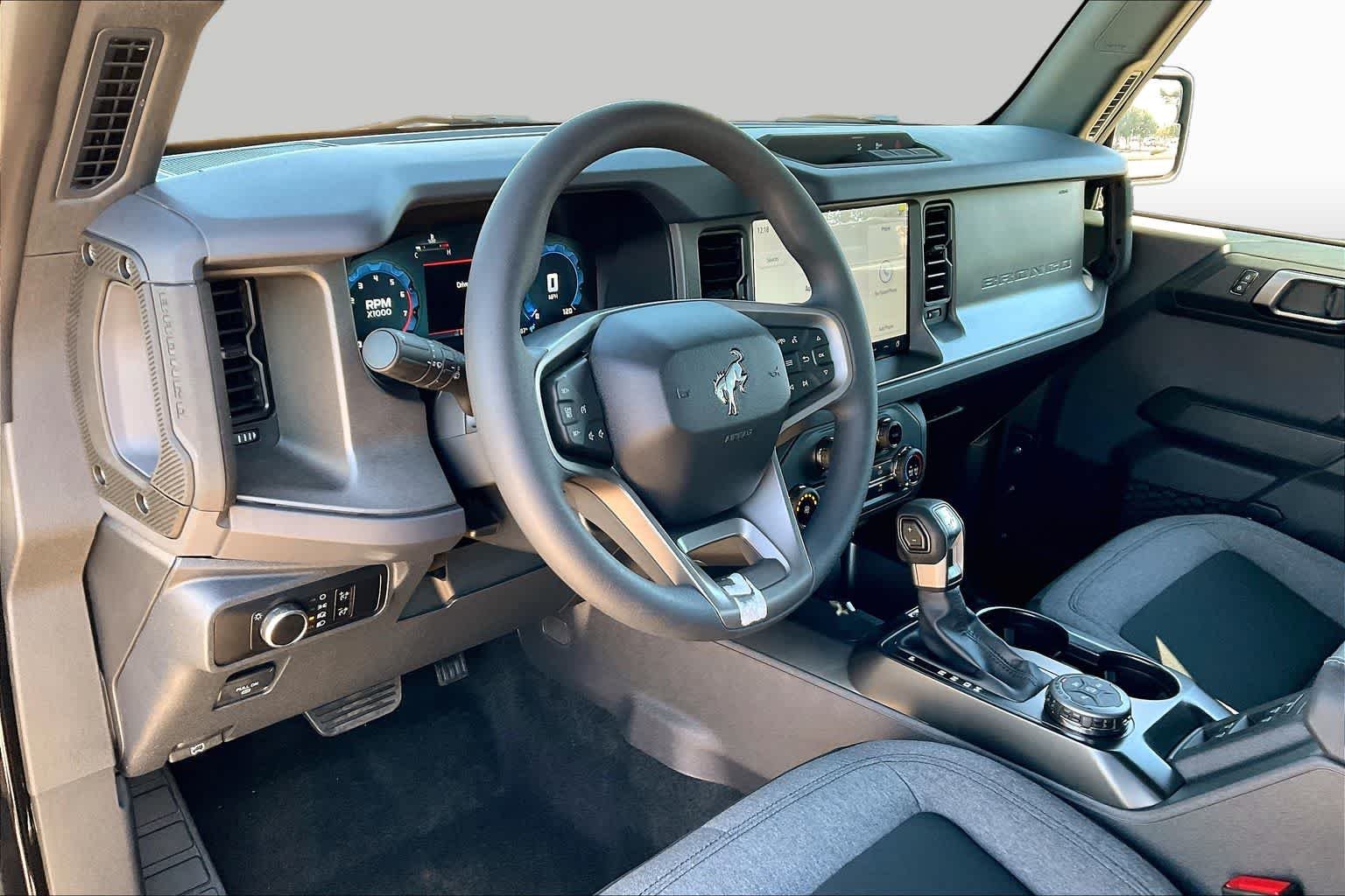 2025 Ford Bronco 4-Door Base - Photo 8