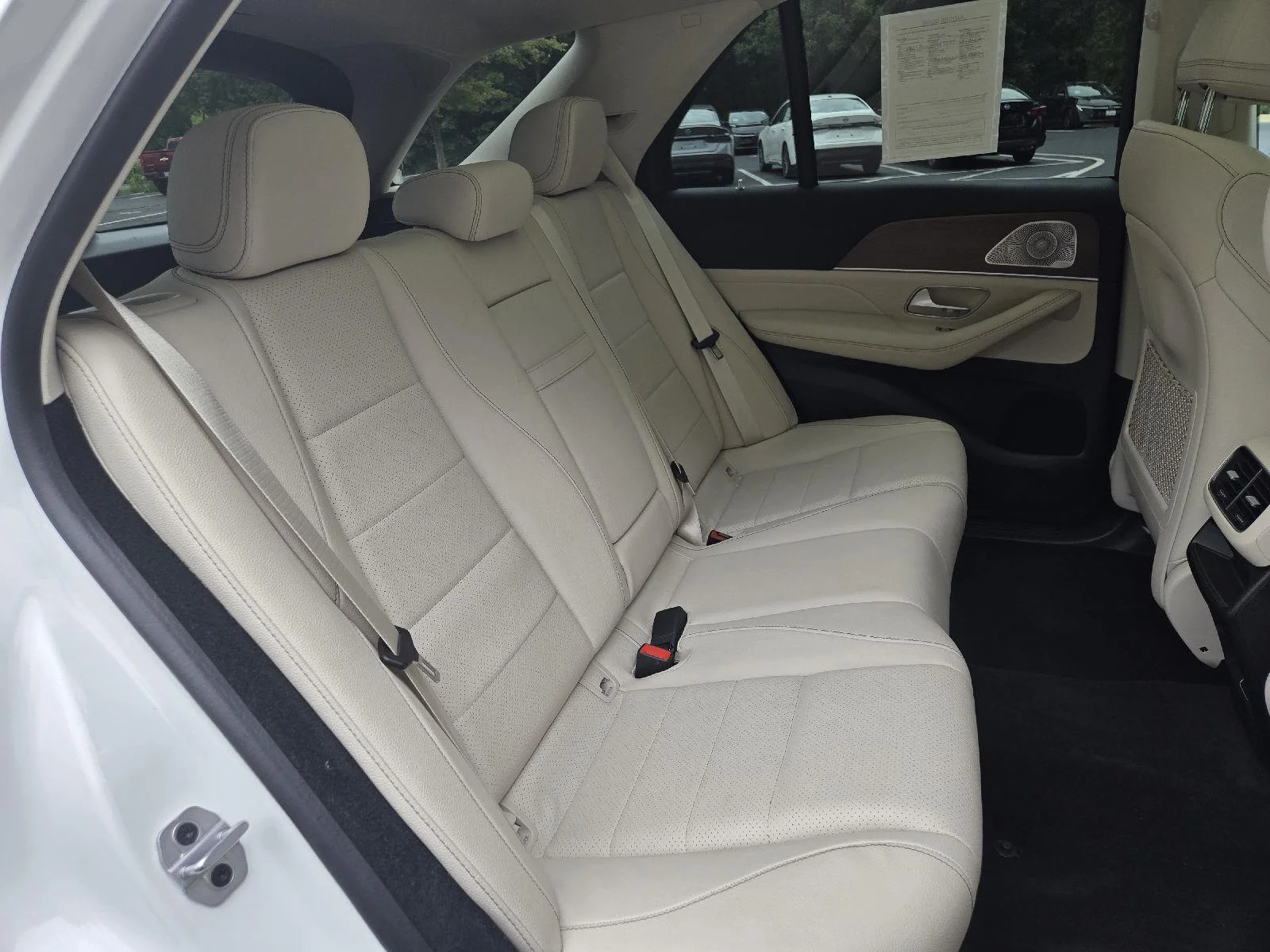 Used 2024 Polar White Mercedes-Benz GLE 450 image 31