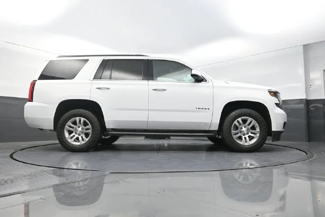 Used 2017 White Chevrolet LS image 27