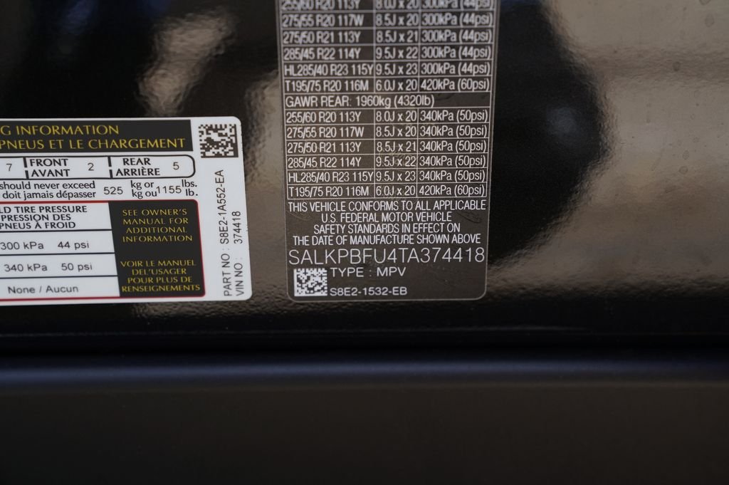 New 2026 Santorini Black Land Rover SE image 42