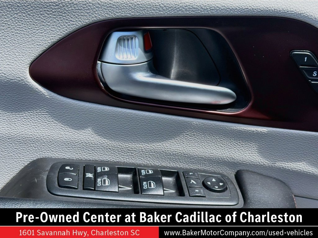 Used 2018 White Chrysler Limited image 18