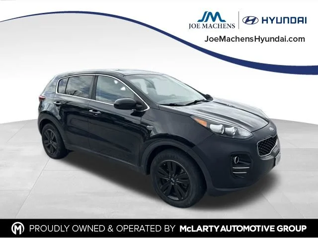 Used 2018 Red Kia LX image 3