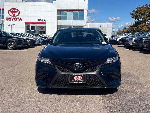 Used 2020 Blue Toyota SE image 2