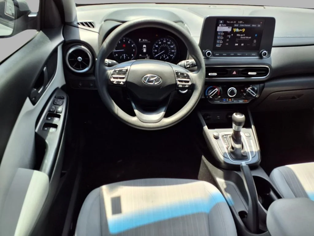 Used 2023 Silver Hyundai SEL image 4