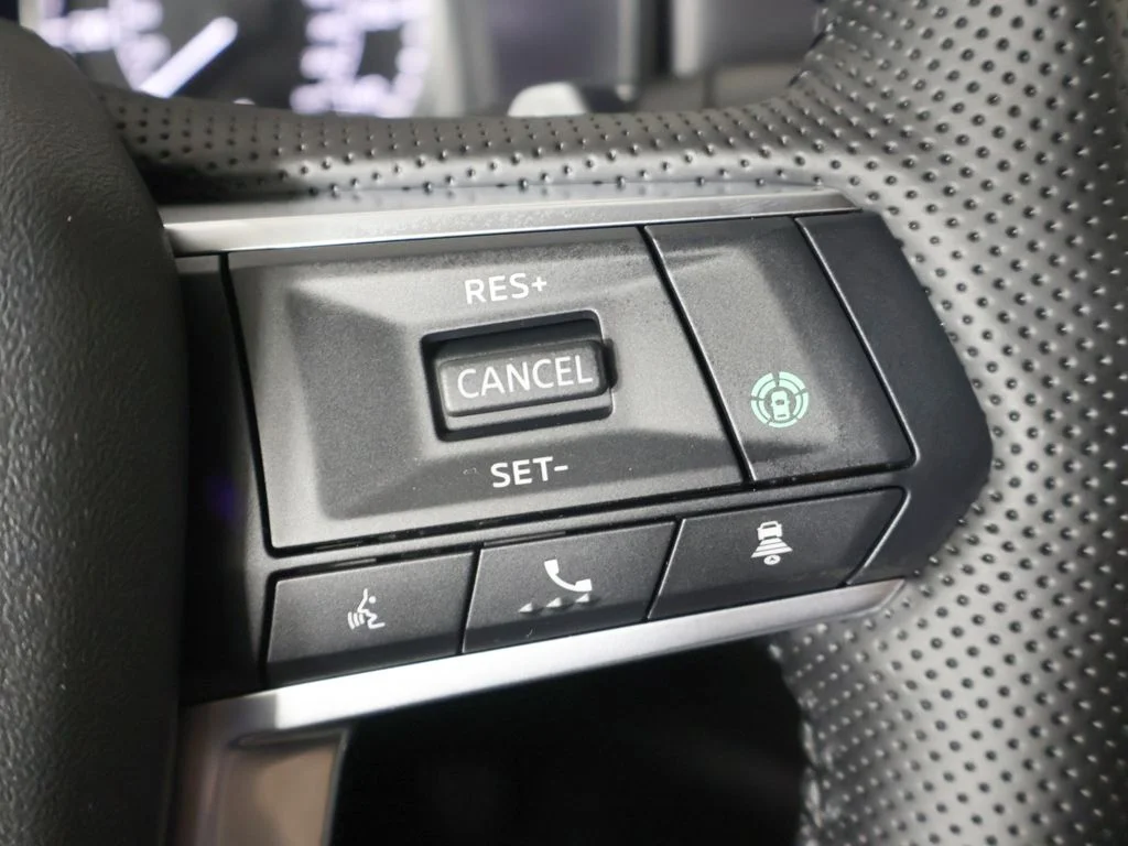New 2026 White Mitsubishi SE image 45