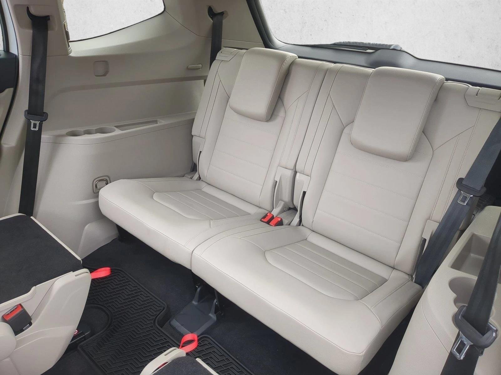 Used 2018 Pure White Volkswagen 3.6L V6 SEL Premium image 21