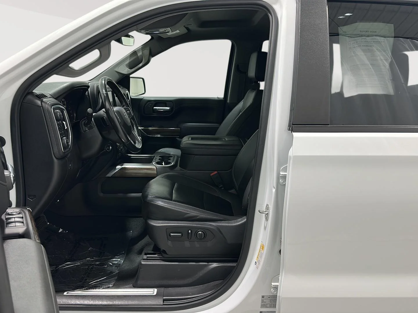 Used 2021 SUMMIT WHITE Chevrolet LT Trail Boss image 16