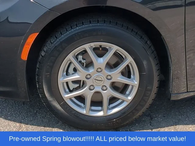 Used 2023 Black Chrysler Touring L image 18